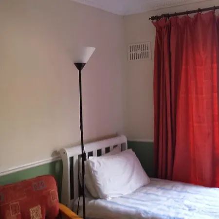 Robinsnest Short Hostel Limerick Junction